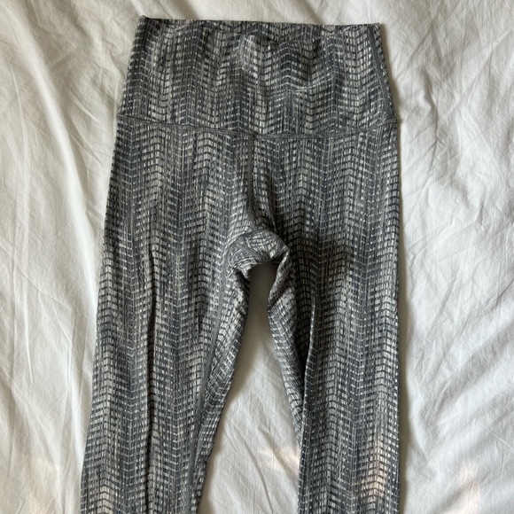 Lulu Wunder Under Leggings - Picture 4 of 6